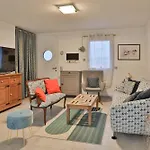 Quai Ouest - Elegante Maison Avec Piscine Feriehus *