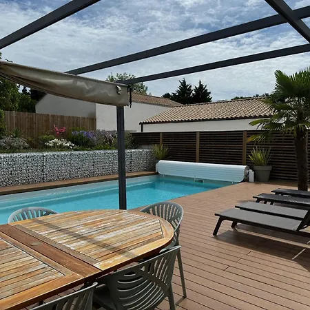 Quai Ouest - Elegante Maison Avec Piscine Feriehus *