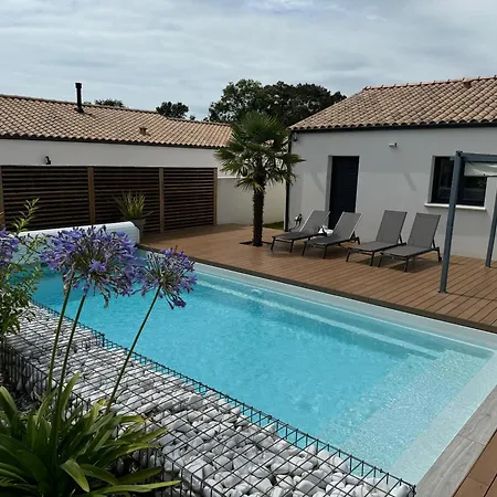 Quai Ouest - Elegante Maison Avec Piscine 別荘
