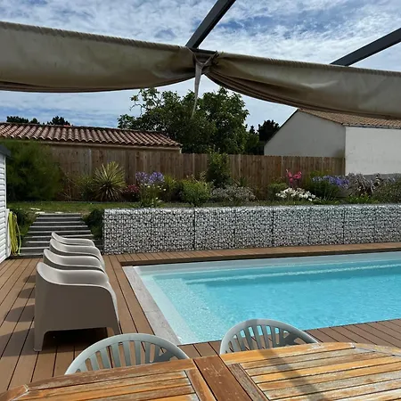 Quai Ouest - Elegante Maison Avec Piscine Feriehus *