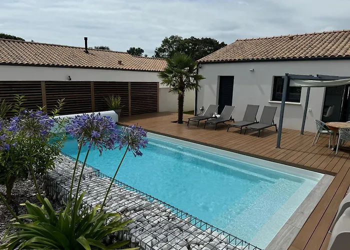 élégante Maison Avec Piscine Hébergement de vacances